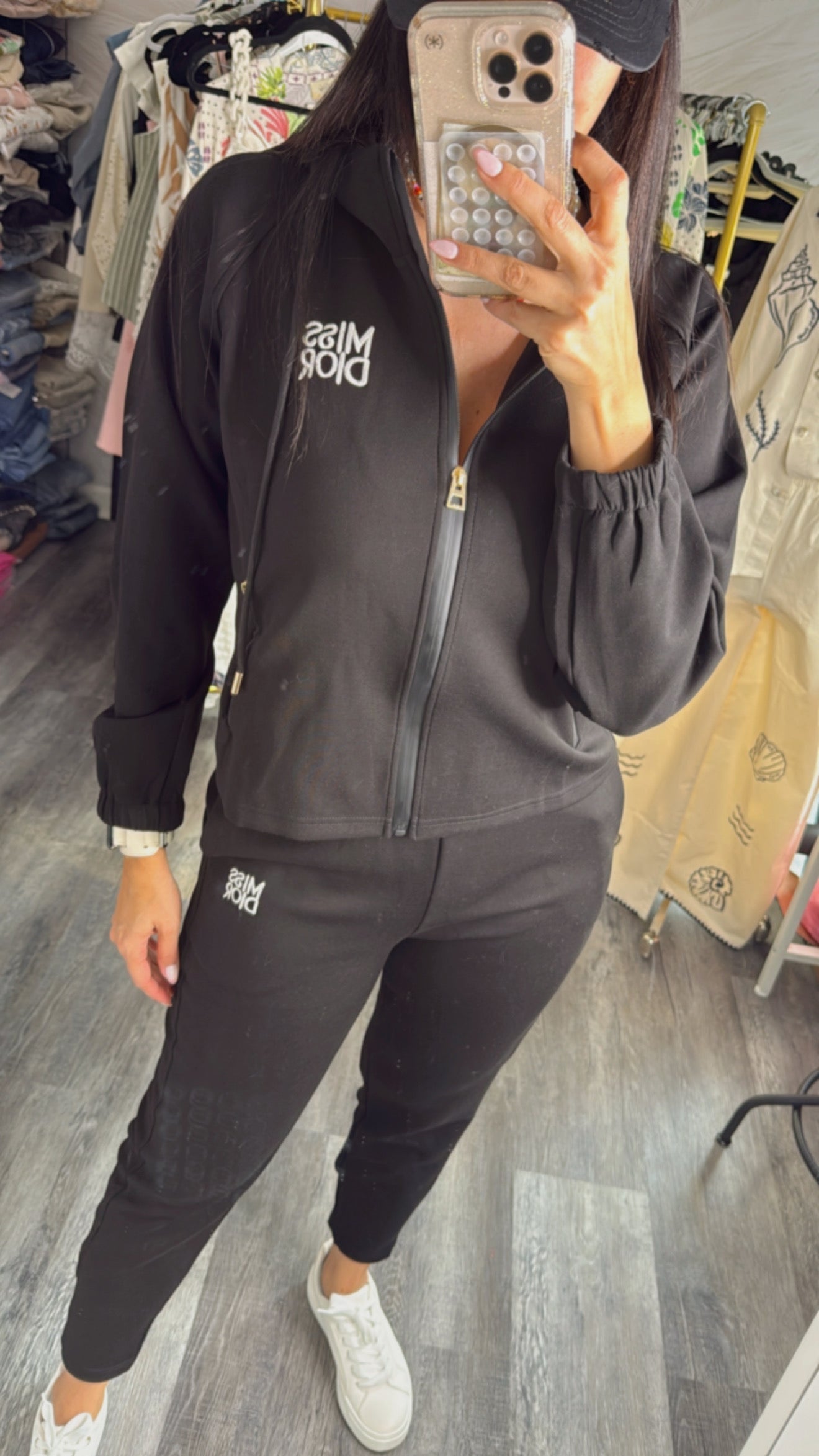 MISS SET TRAVEL